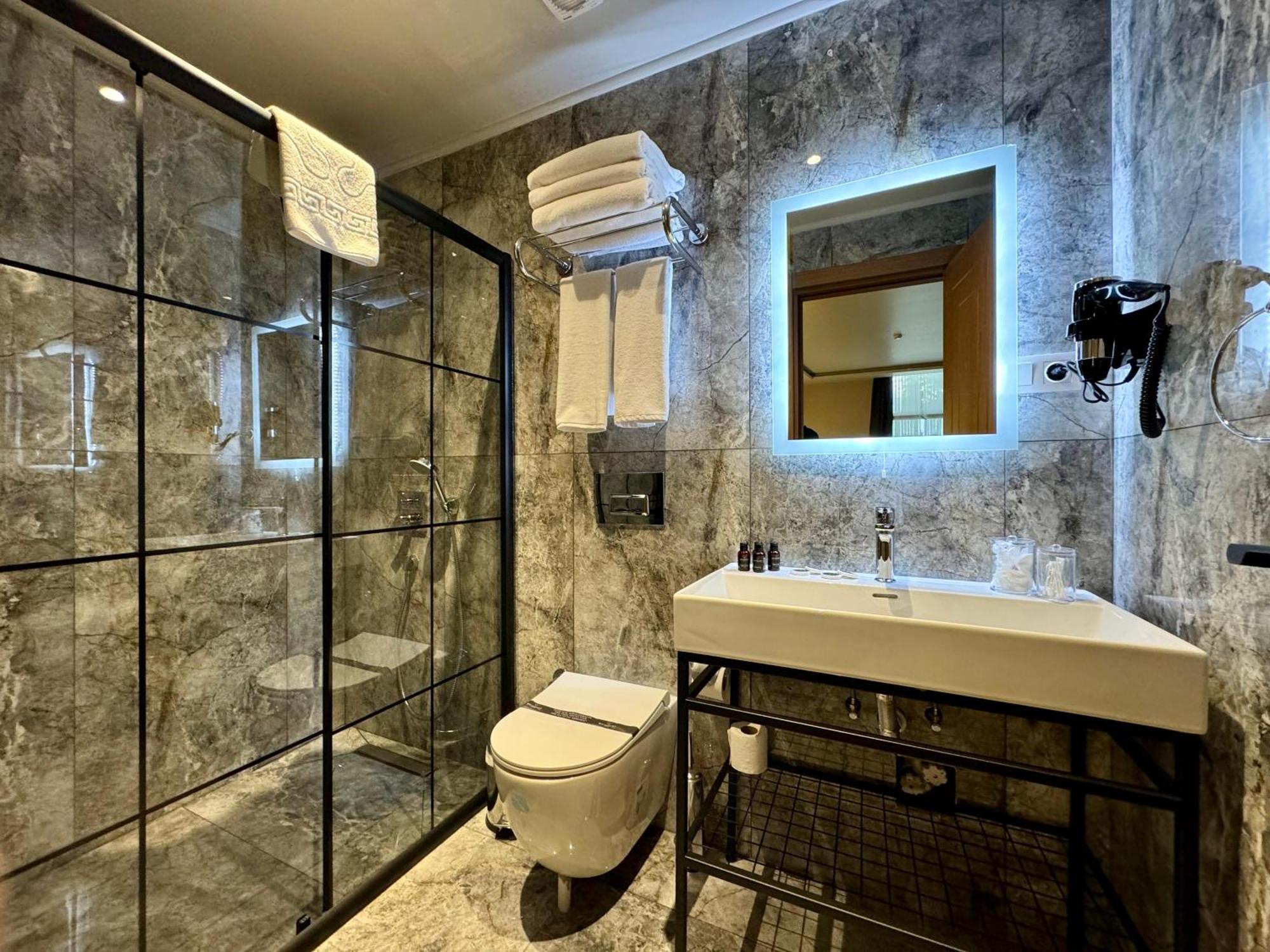 Weingart Suites Hotel イスタンブール エクステリア 写真